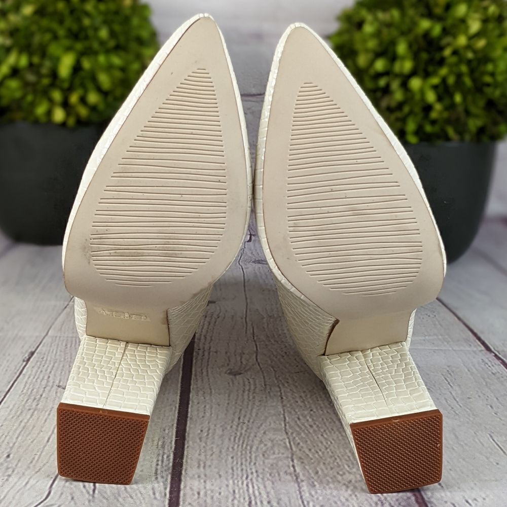 PrettyLittleThing White Croc Block Heel Point Boot - Picture 6 of 11